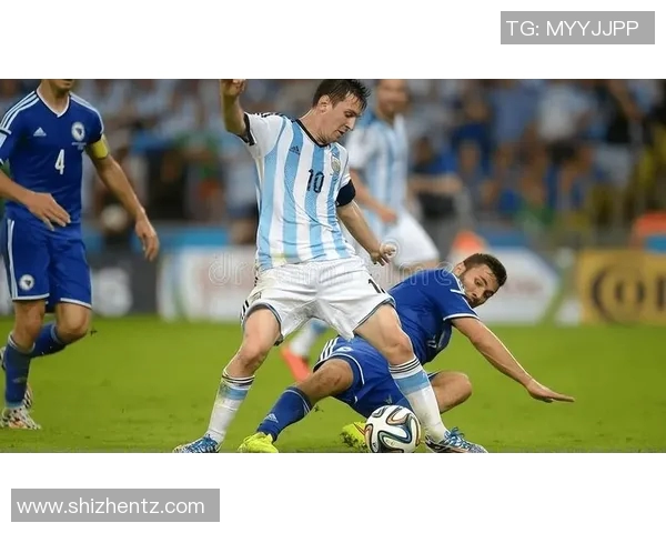 足球明星华丽走秀瞬间大赏精彩时刻尽在其中